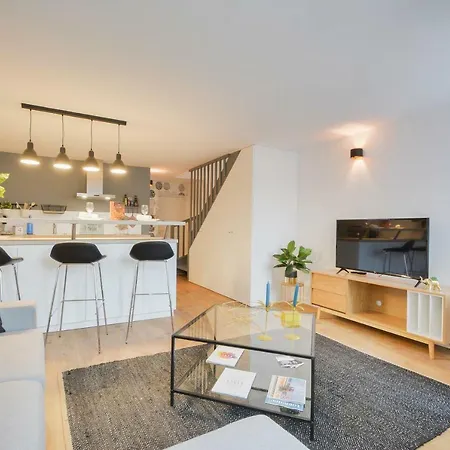 Le Royal Des Trois-maisons *